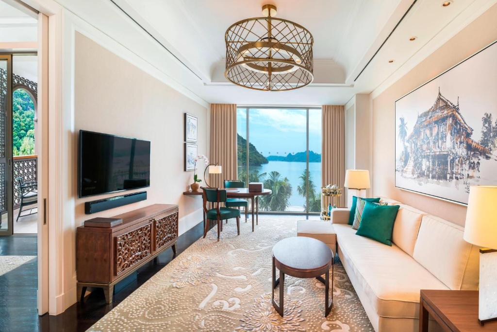 St. Regis Suite Partial sea view kingtwin (3)