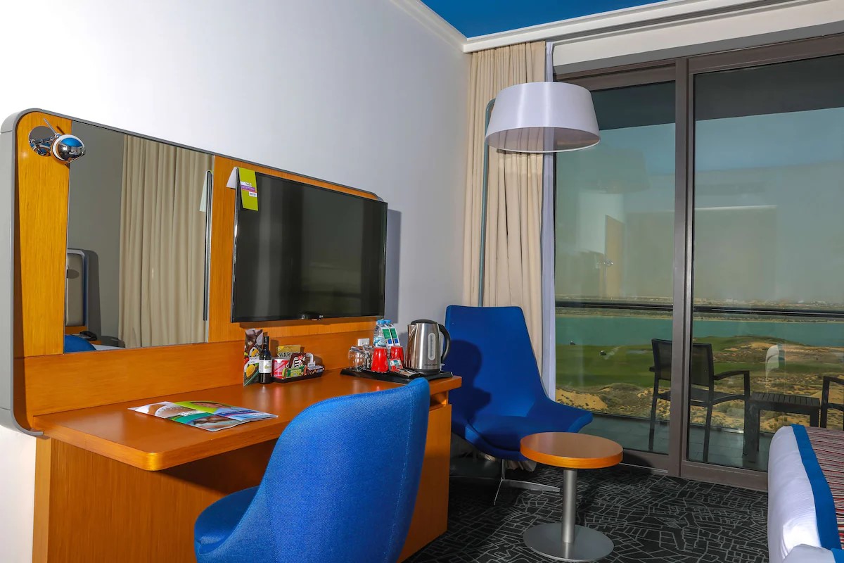 Superior Room with Balcony - Sea and Golf View 2